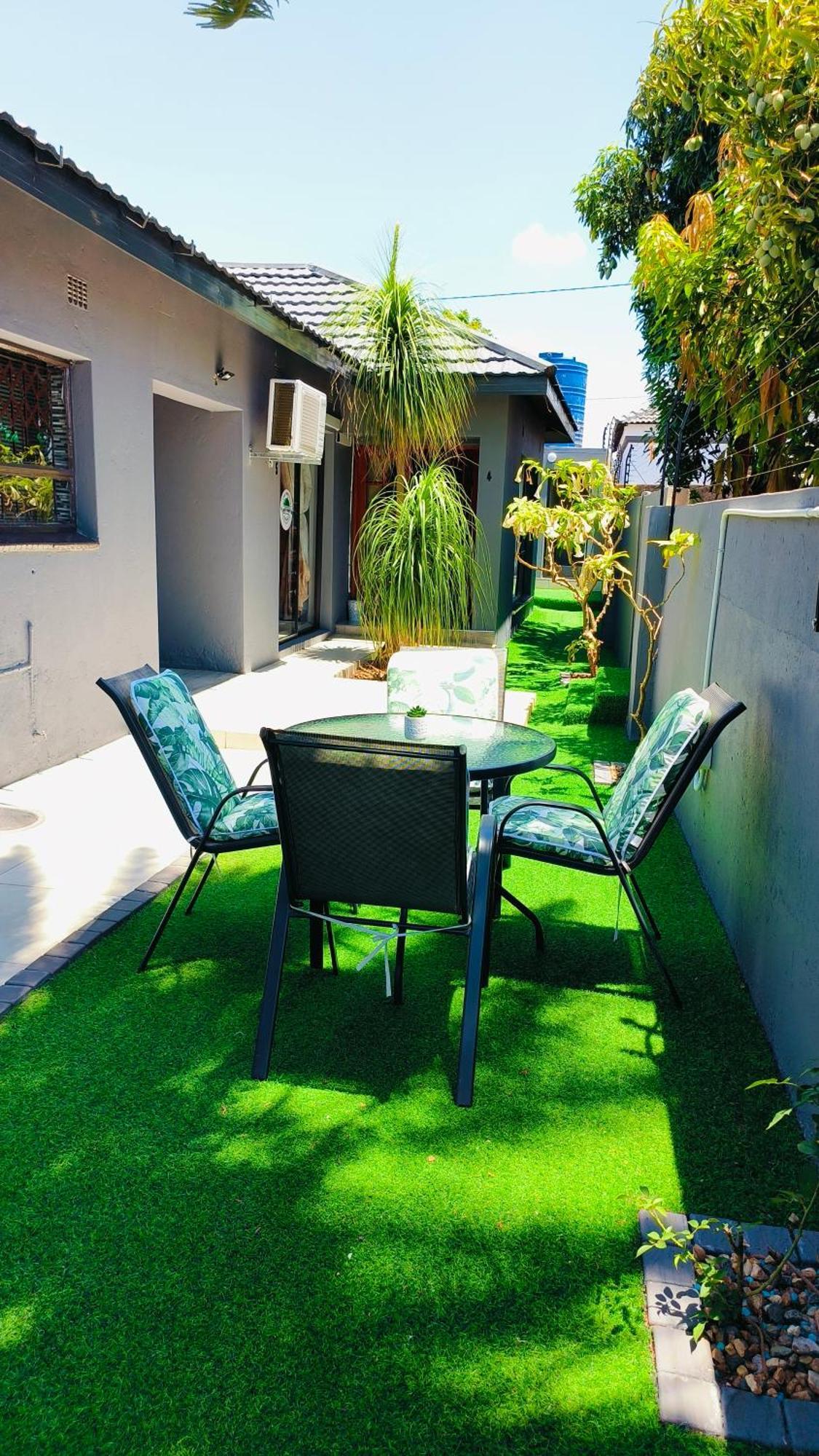 The Greenary Guest House And Restaurant Тхохояндоу Экстерьер фото